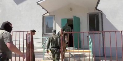 Foto: interrupción del culto en un territorio separado de la región ucraniana de Lugansk (agosto de 2017)