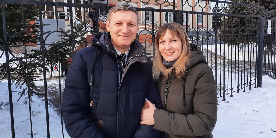 Auf dem Foto: Konstantin und Anastasia Guzev. Birobidschan, 18. Februar 2021