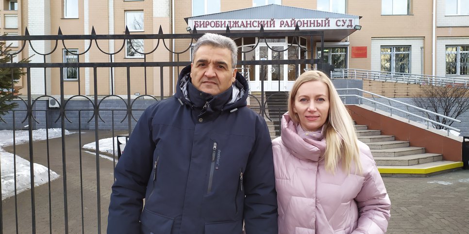 Sur la photo : Svetlana Monis avec son mari Alam Aliyev. Birobidjan, le 15 février 2021