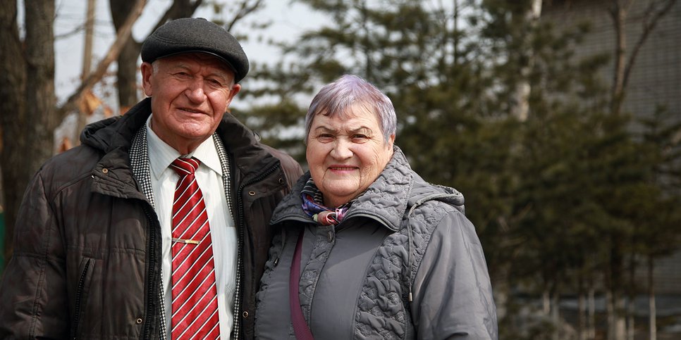 Auf dem Foto: Vladimir Filippov mit seiner Frau, 15. März 2021