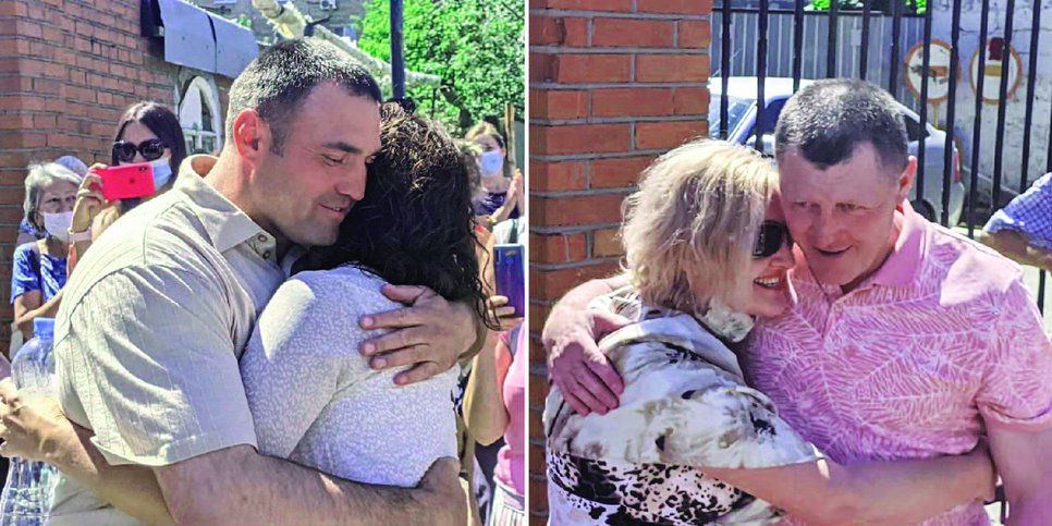 En la foto: Roman Gridasov (izquierda) y Gennady German (derecha) fueron liberados. Fueron recibidos por familiares y amigos