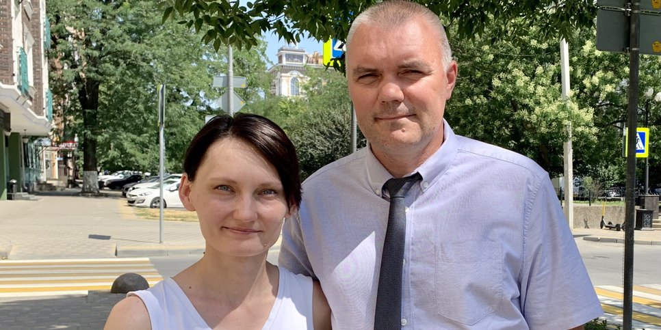 Андрей Охримчук с женой, Екатериной, в день оглашения приговора. Ростов-на-Дону, 2021
