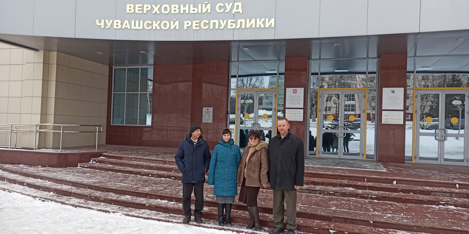 Auf dem Foto: Mikhail Yermakov, Zoya Pavlova, Nina und Andrey Martynov, Februar 2023