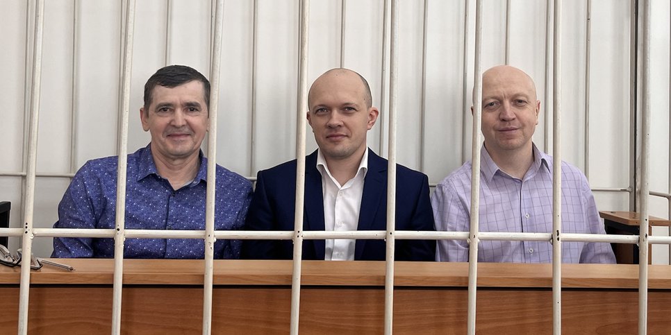Слева направо: Сергей Косьяненко, Ринат Кирамов и Сергей Королёв в зале суда