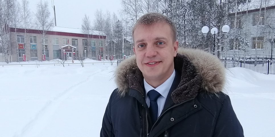 Андрей Сазонов после оглашения приговора у здания суда, декабрь 2021 года