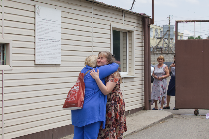 Olga Ivanova's mother meets her after her release