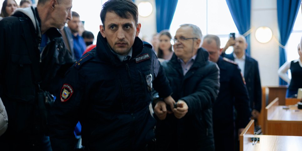 Учитель музыки и инвалид II группы Алексей Леликов приговорен к 6,5 годам колонии. Февраль 2025 г