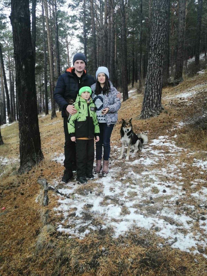 Mikhail Moish mit seiner Frau und seinem ältesten Sohn.